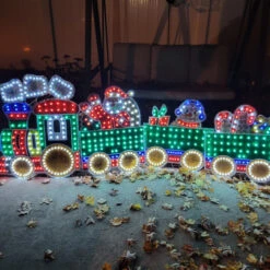 Northlight 4-Piece Holographic LED Lighted Motion Train Set Outdoor Christmas Decoration -Christmas Decoration Store northlight zg15674 cxpic 78025.1676901532